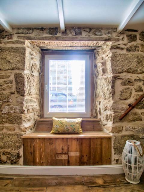 Knocker Cottage: Cozy 3-Bedroom Retreat Near Beaches Camborne Exterior photo